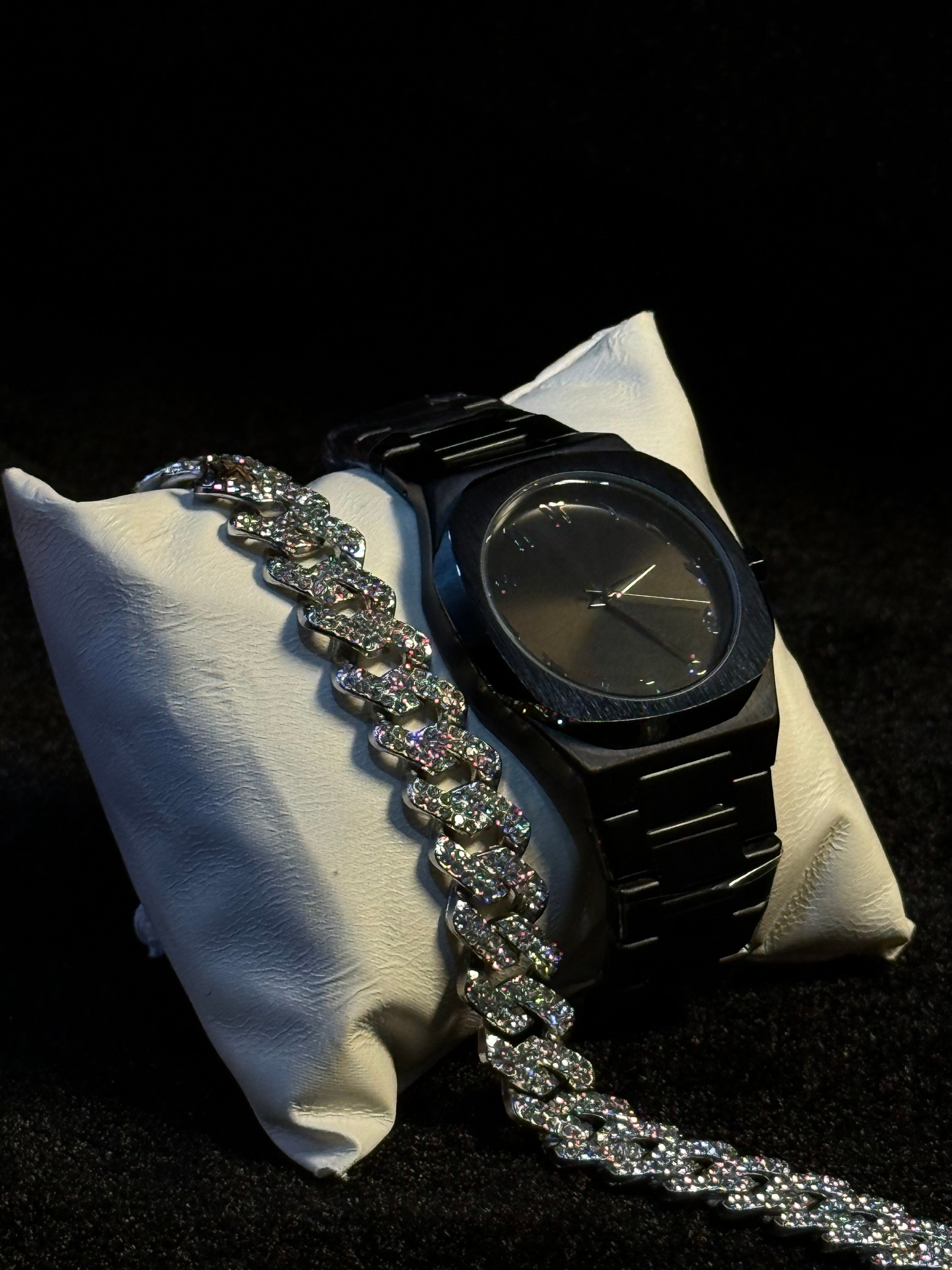 Black Aura Quartz Watch – Stylish Analog Watch for Men & Boys
